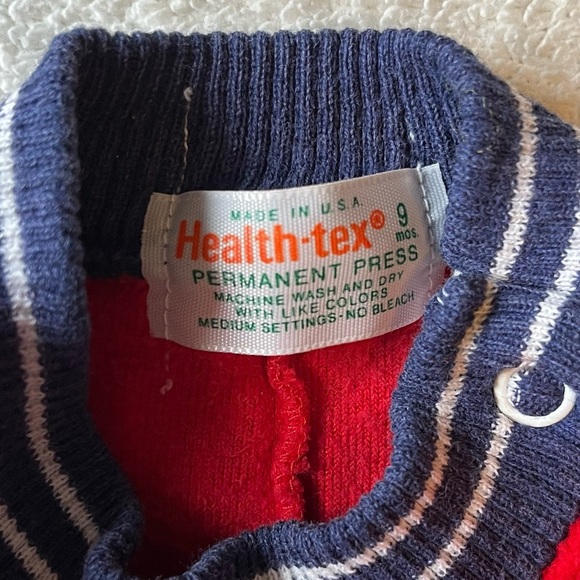 Vintage Health-Tex Baby Romper, Red Velvet w Penguin Design, Sz 9 months - Picture 3 of 6